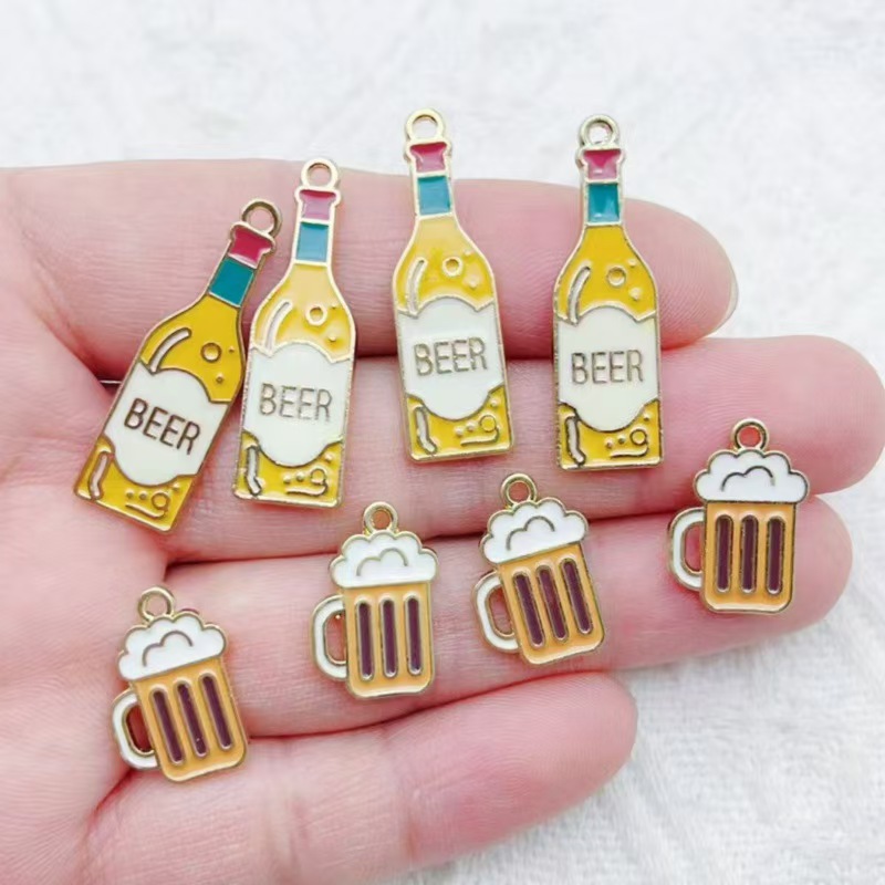 Beer & Wine Jockey Plaza Shopping - 20 قطعة من قلادات زجاجات البيرة